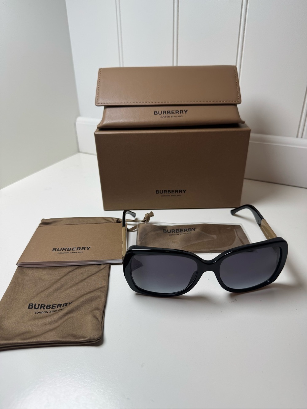 Burberry Butterfly Black Frames Sunglasses Gray Lens BE4160